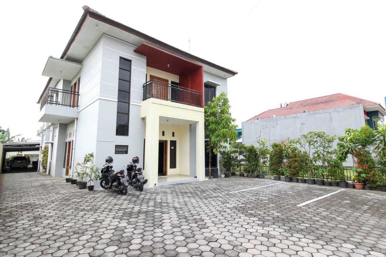 Reddoorz Near Rumah Sakit Condong Catur Maguwo Εξωτερικό φωτογραφία